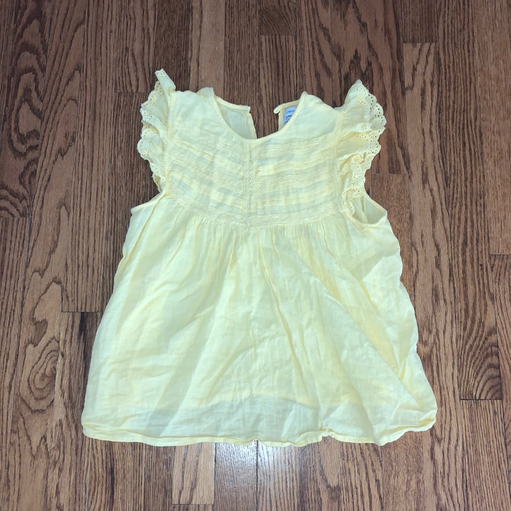 Cute yellow blouse